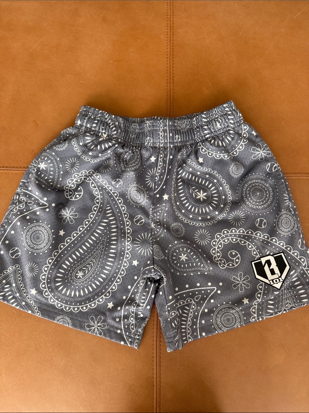 Baseball Lifestyle grey paisley shorts youth medium